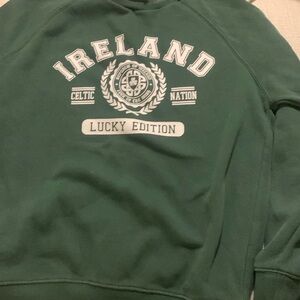 size medium ireland sweatshirt